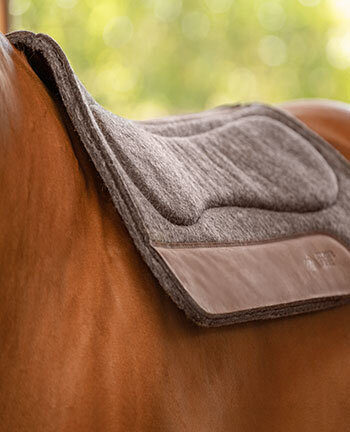 Western pads & show blankets