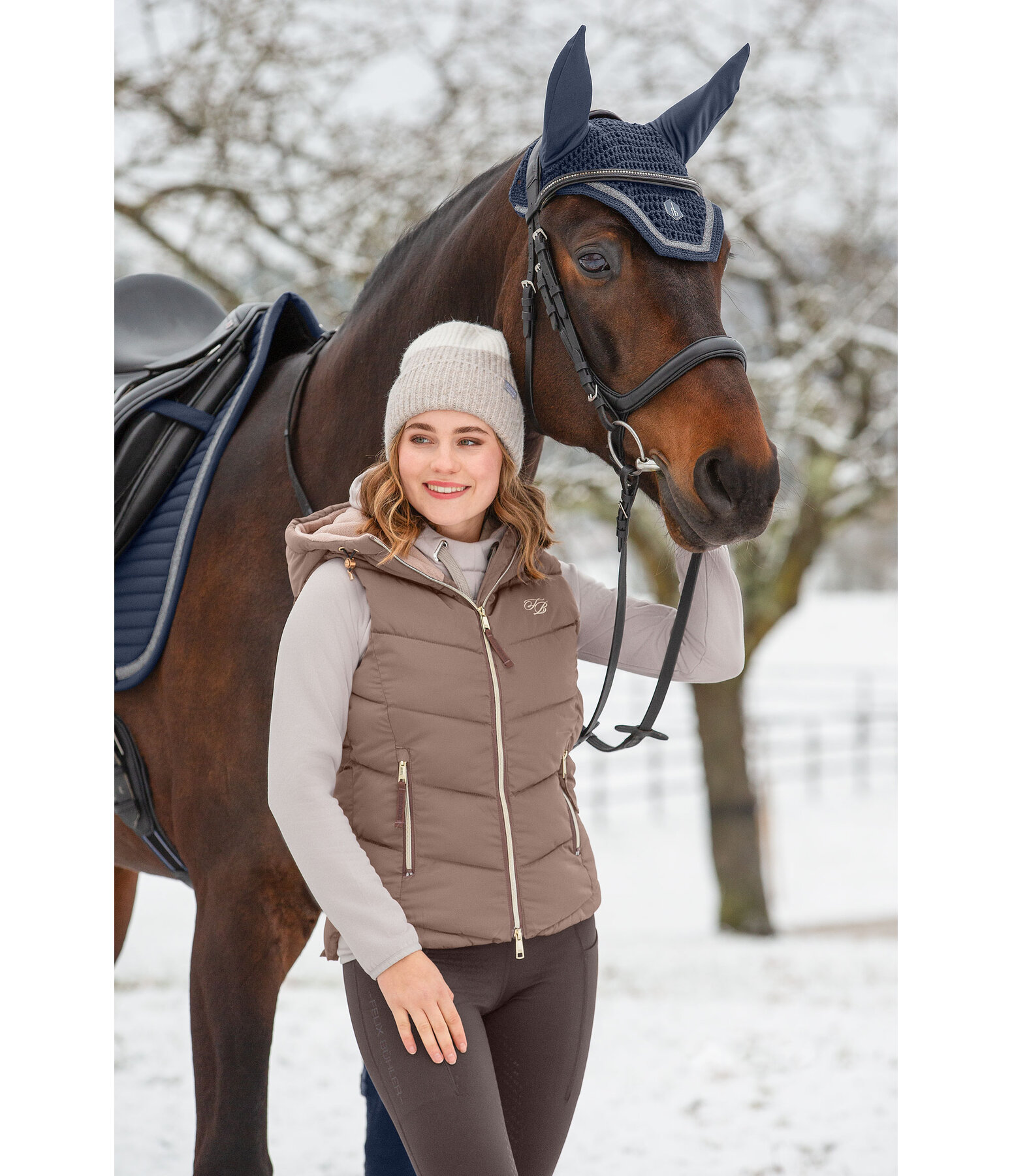 Lena bodywarmer met capuchon