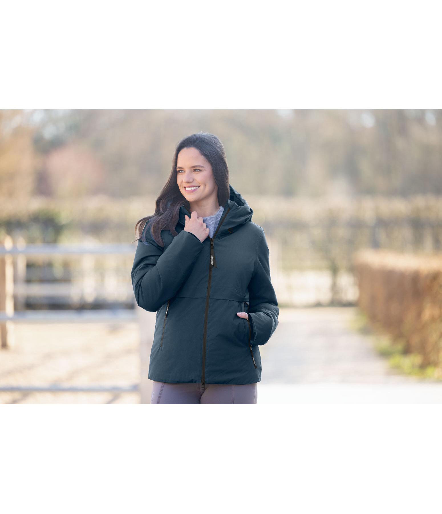 functionele jas Firielle met capuchon