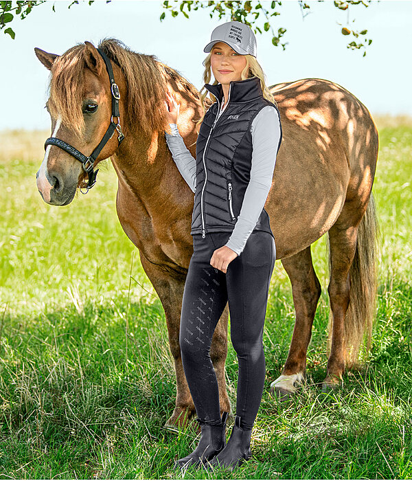 IJslands-Outfit Myrkur in zwart