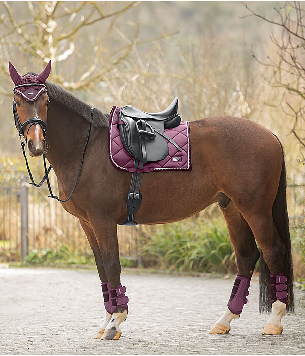 Outfit Swiss in hibiscus